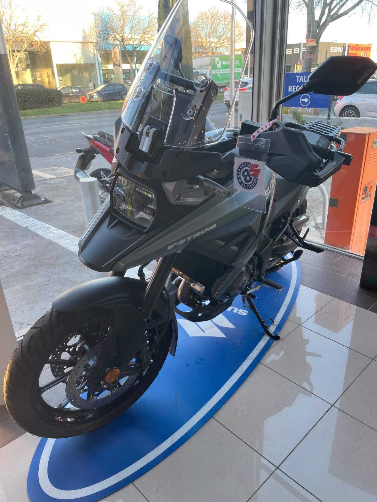 Suzuki V-STROM 1050 Tech: La navaja suiza del asfalto - Imagen 2