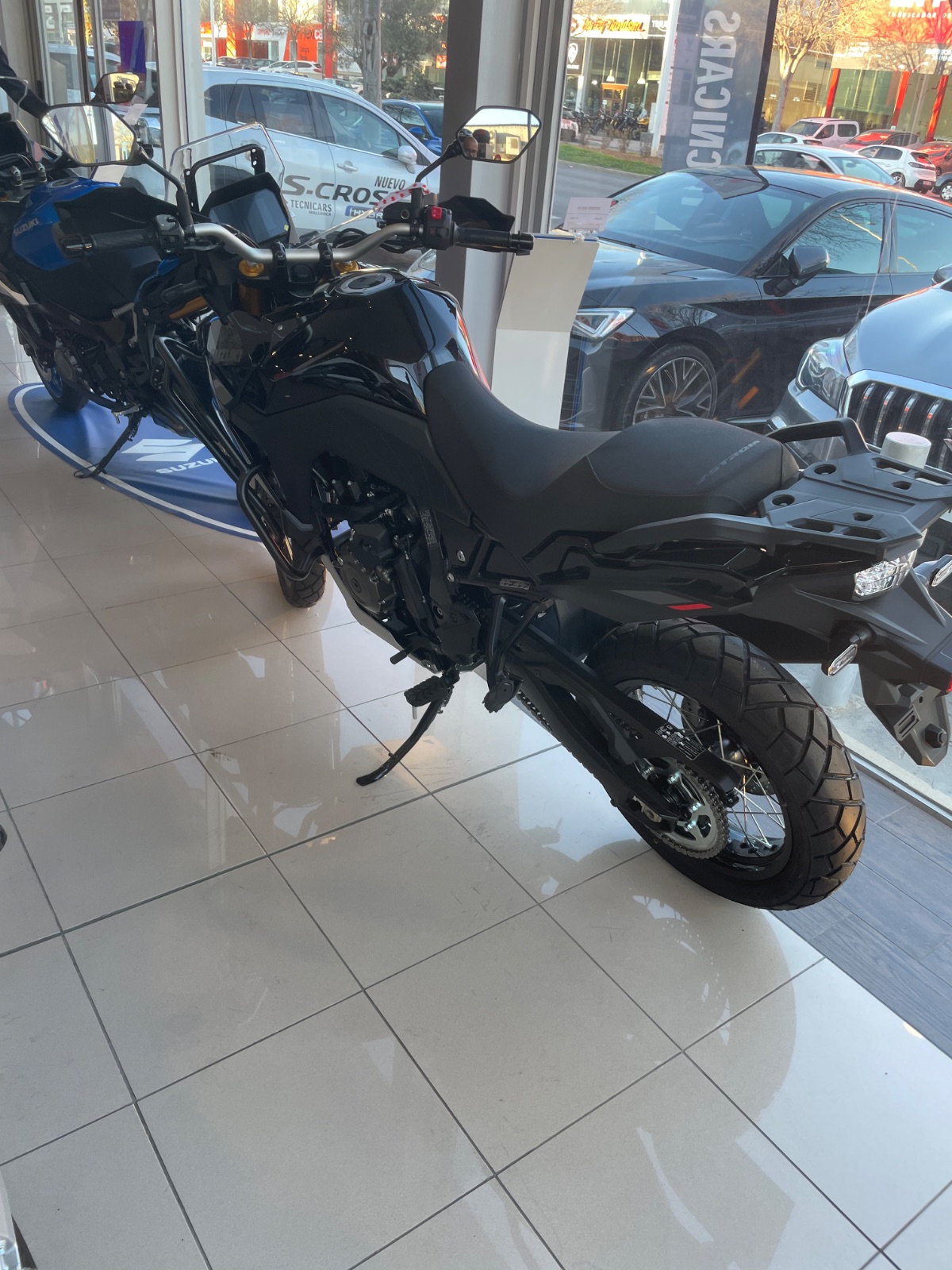 Suzuki V-STROM 800DE: La "DE" a secas (y bien protegida) - Imagen 2