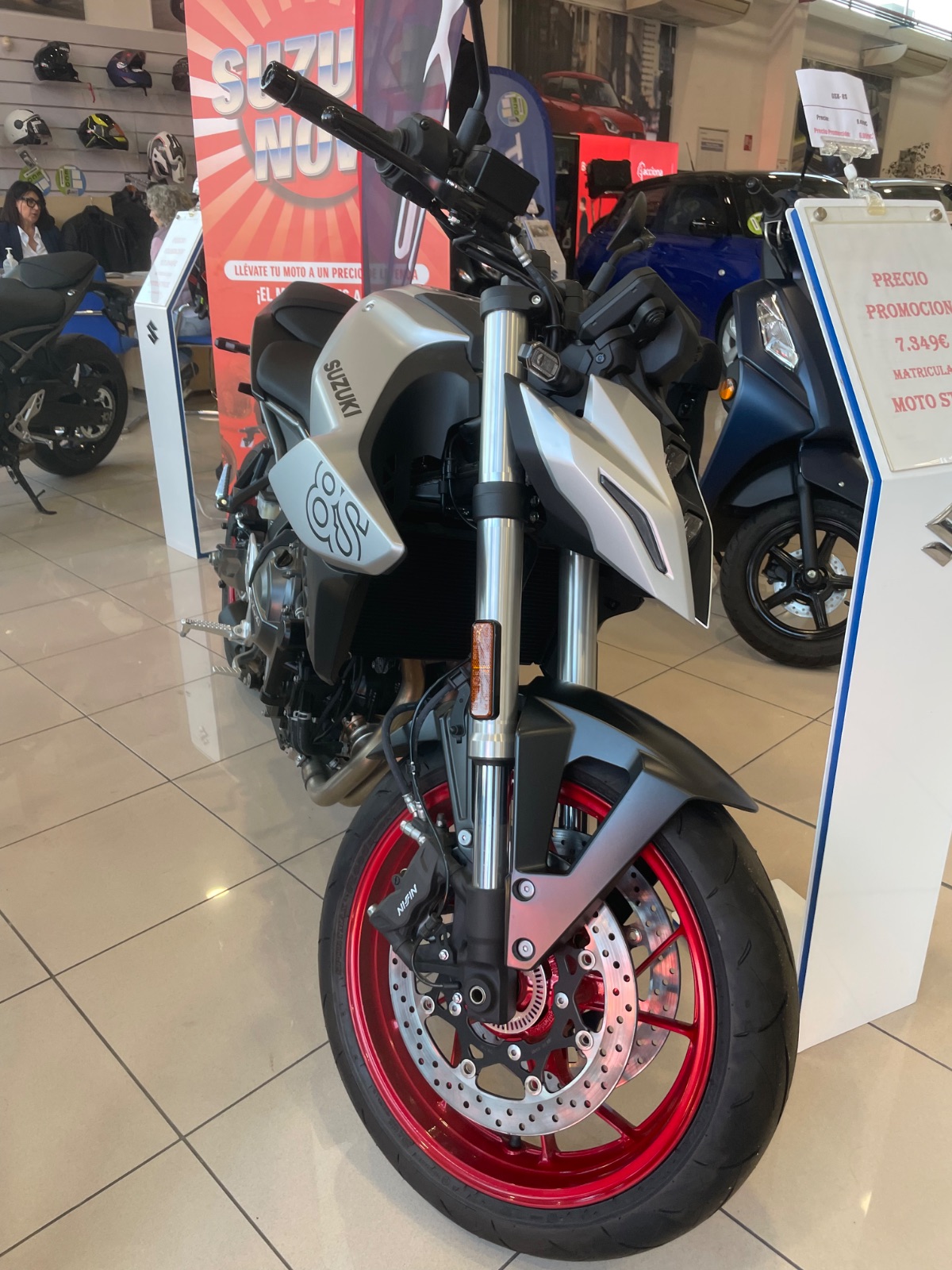 GSX-8S