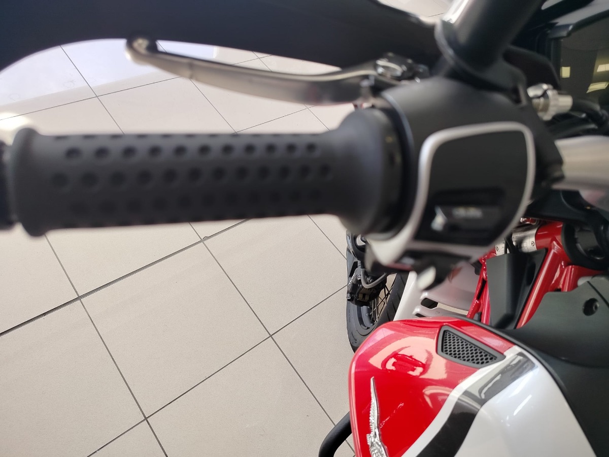 V85TT Moto Guzzi - Imagen 5