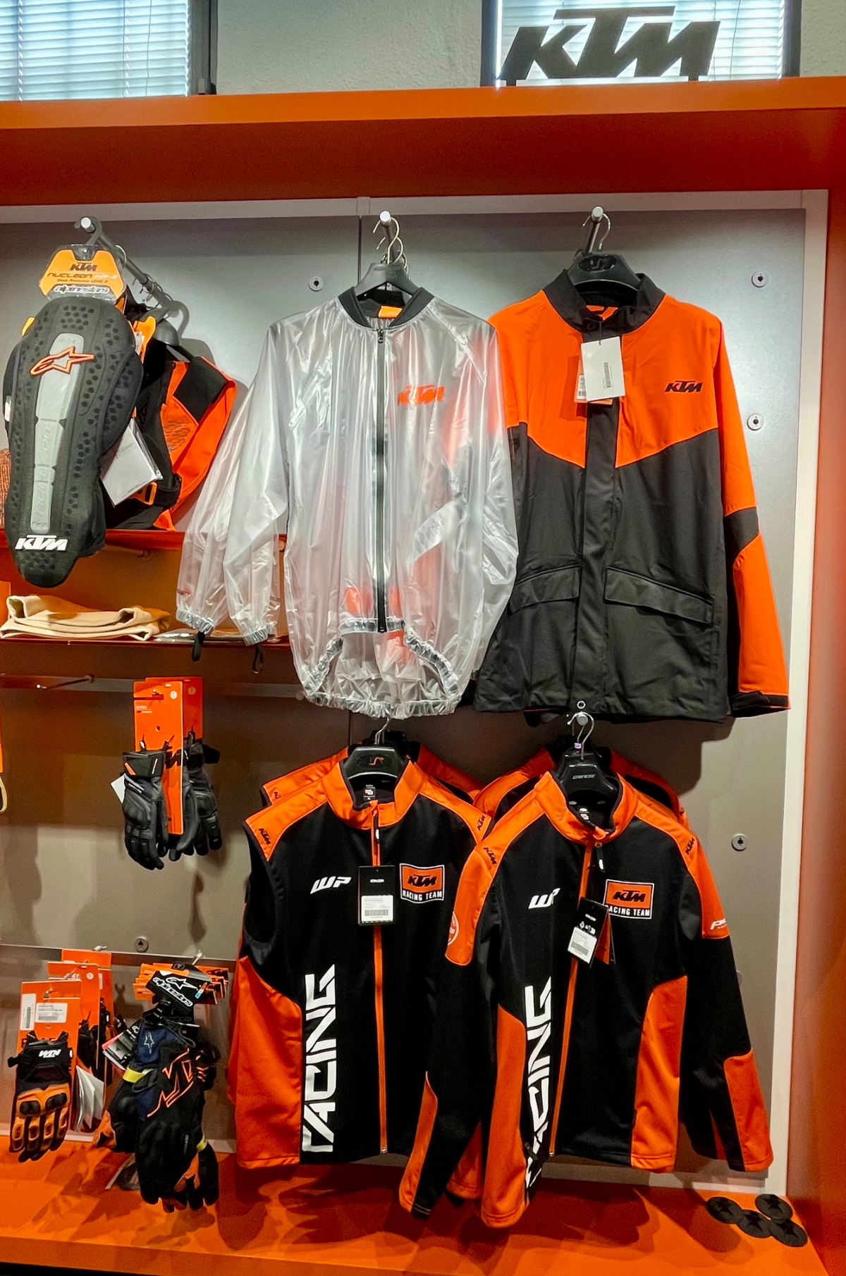 Colección KTM & Alpinestars