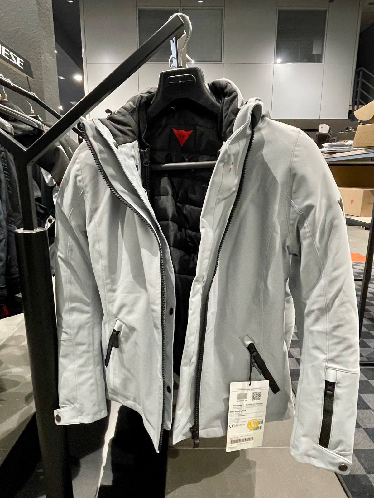 🏙️ Elegancia Invisible: Dainese Mayfair Lady D-Dry