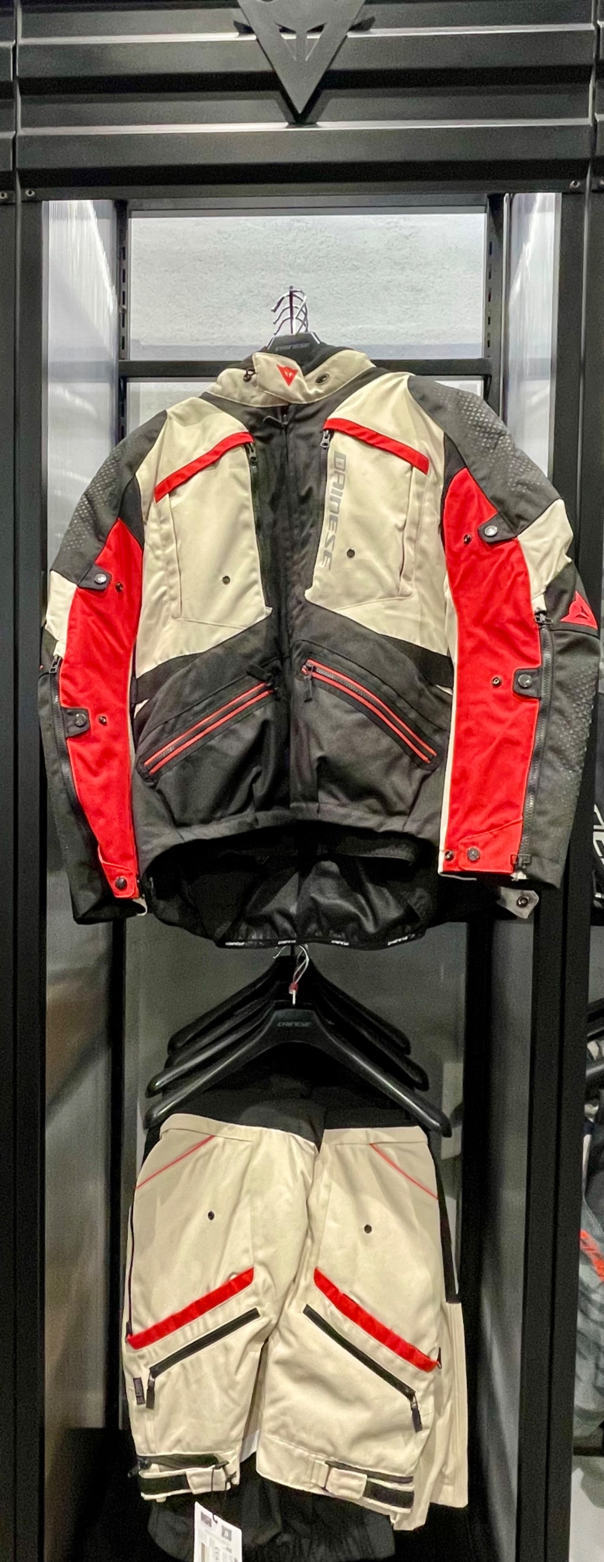 🏜️ Dainese Adventure Series: El Conjunto "Desert & Lava"