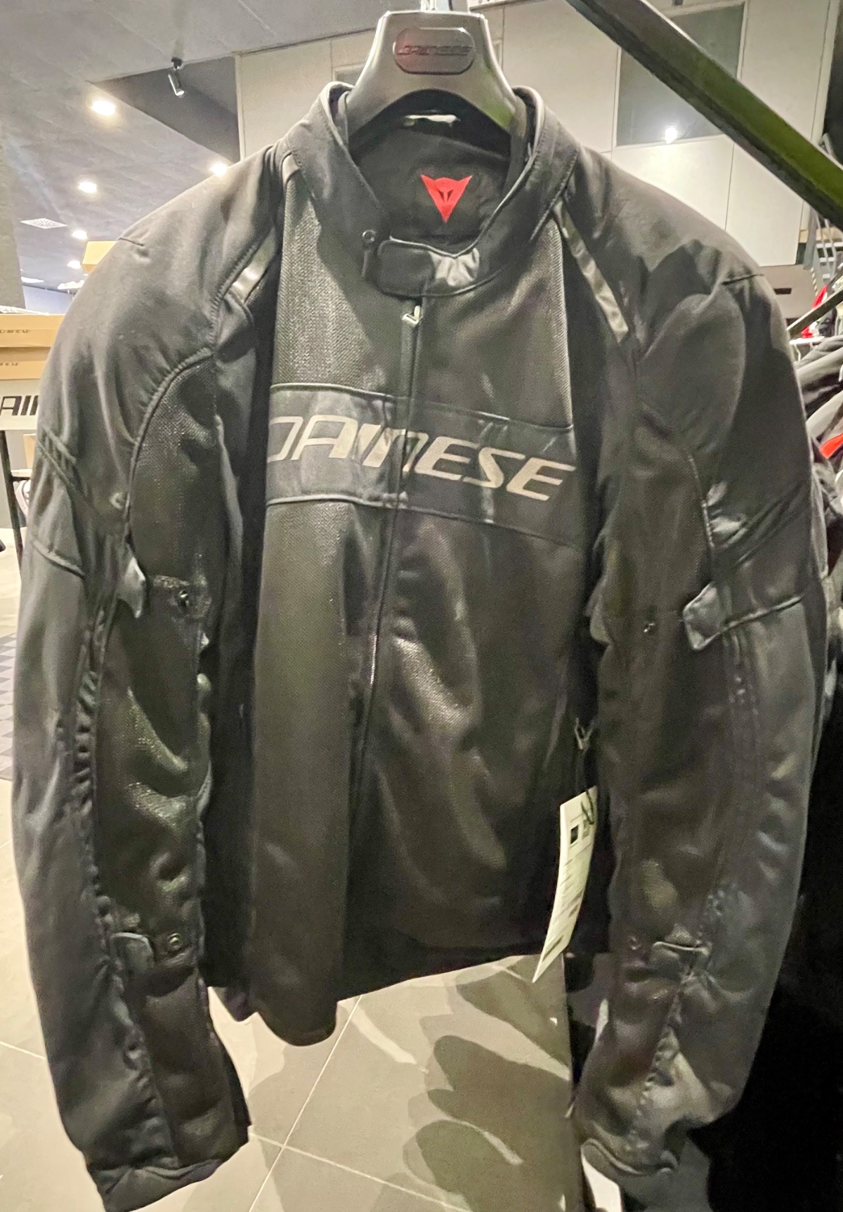 🖤 Pura Esencia Racing: Chaqueta Dainese Sport "Total Black"