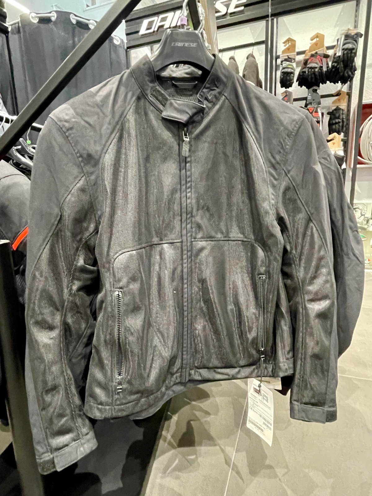 🔥 Frescura Extrema: Chaqueta Dainese Summer Mesh "Total Black"