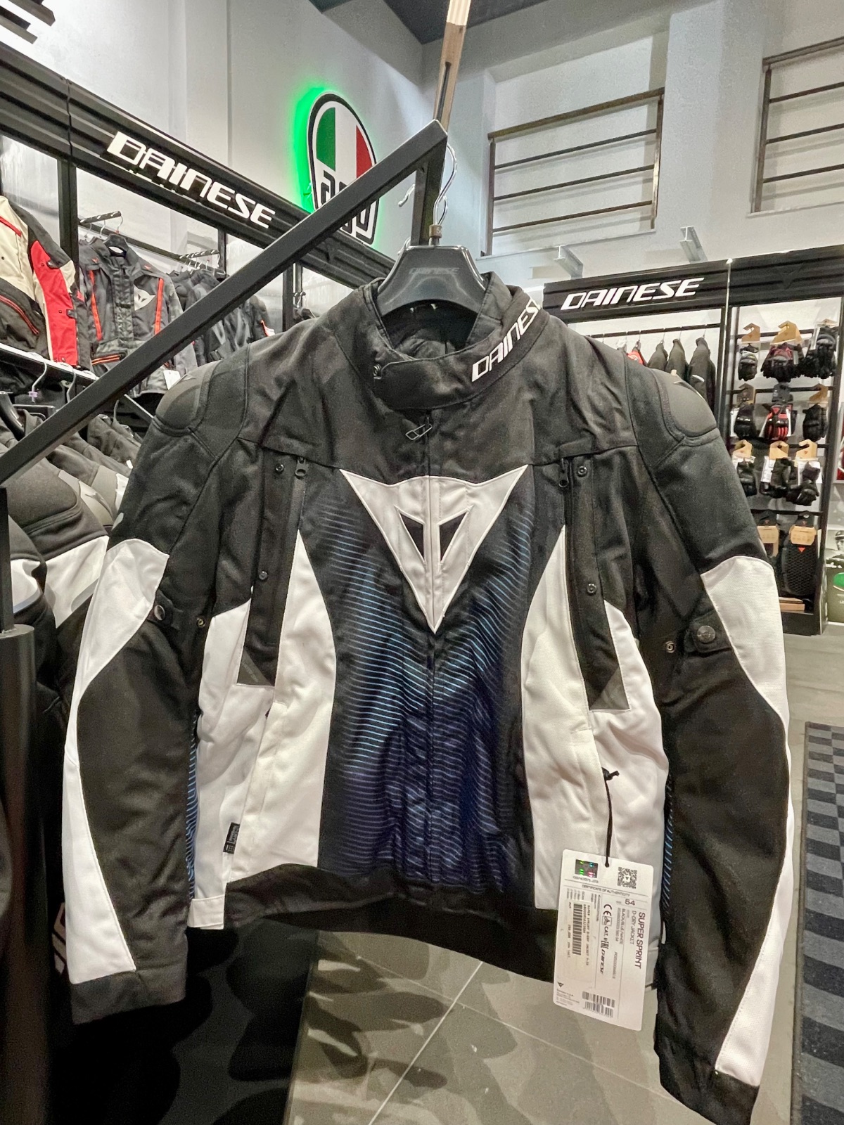 ⚡ Dainese Super Sprint D-Dry: Estilo de Pista, Rendimiento Todo Clima