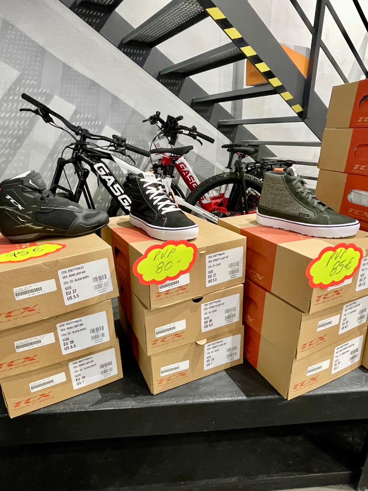 🥾 Pisada Segura: Colección de Botas y Calzado Técnico - Imagen 2