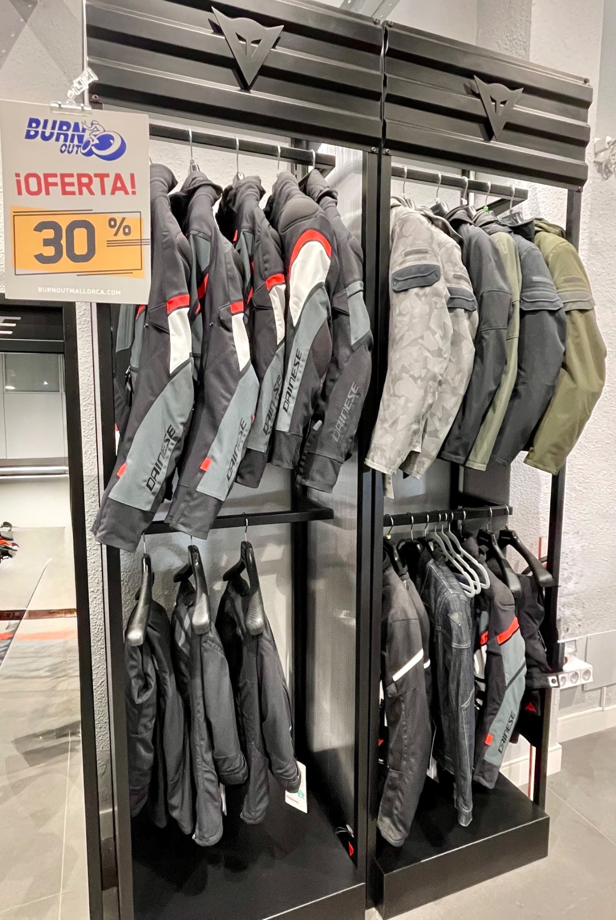 🔥 ¡Oportunidad Dainese! Estilo y Protección con un 30% de Descuento