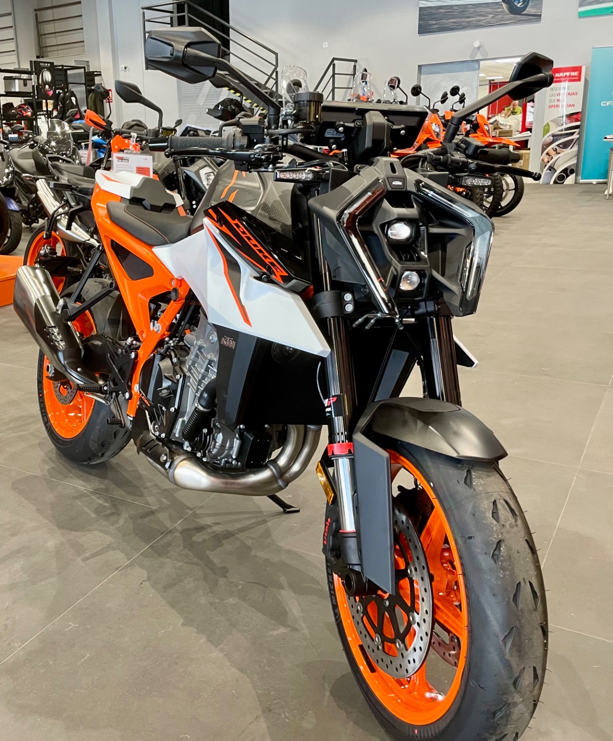 ¡NUEVA KTM 990 Duke R! - Imagen 1