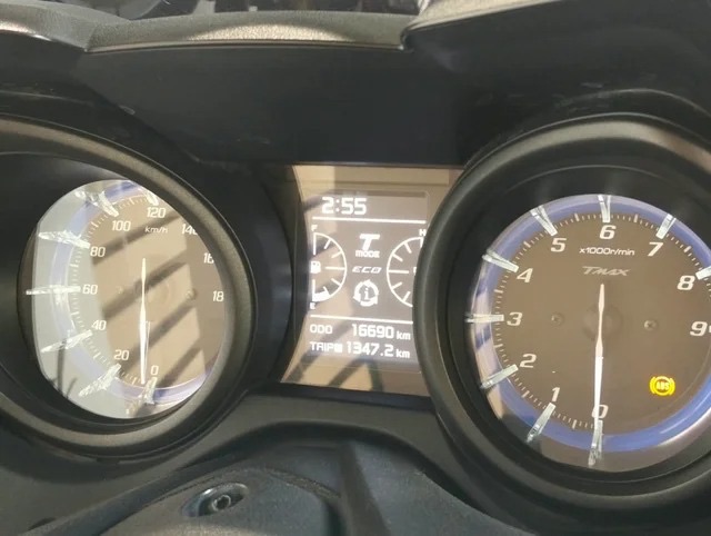 Yamaha TMAX 560 (2020) – La Referencia Absoluta de los Maxi-Scooter - Imagen 3