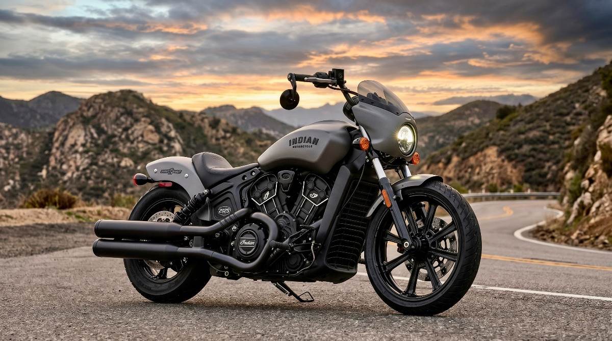 Indian Scout Sport 2025 en carretera abierta, lista para el mantenimiento al detalle