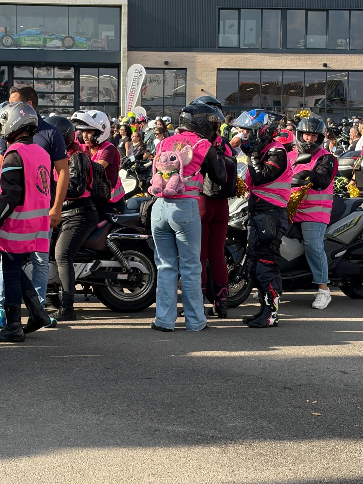 VIII Ruta Motera Chalecos Rosas